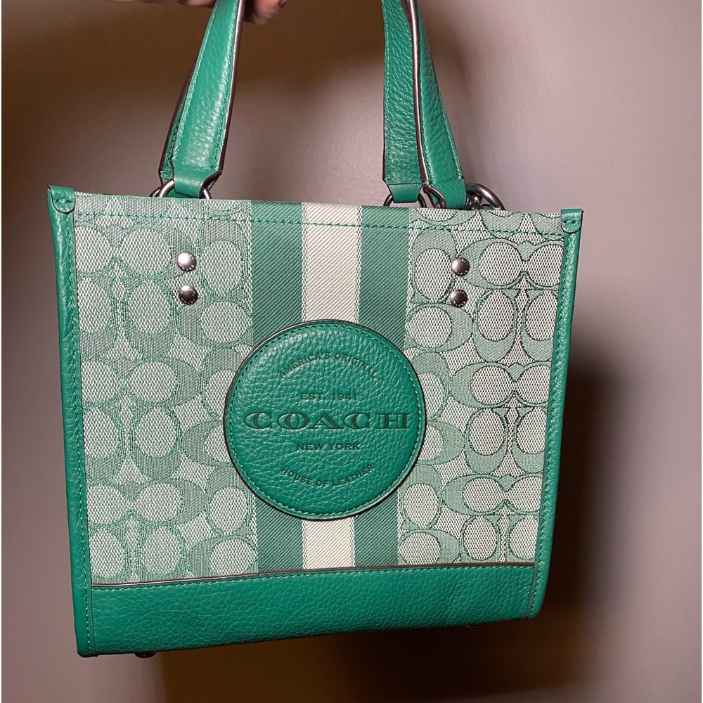 Green Dempsey 22 coach tote brand new